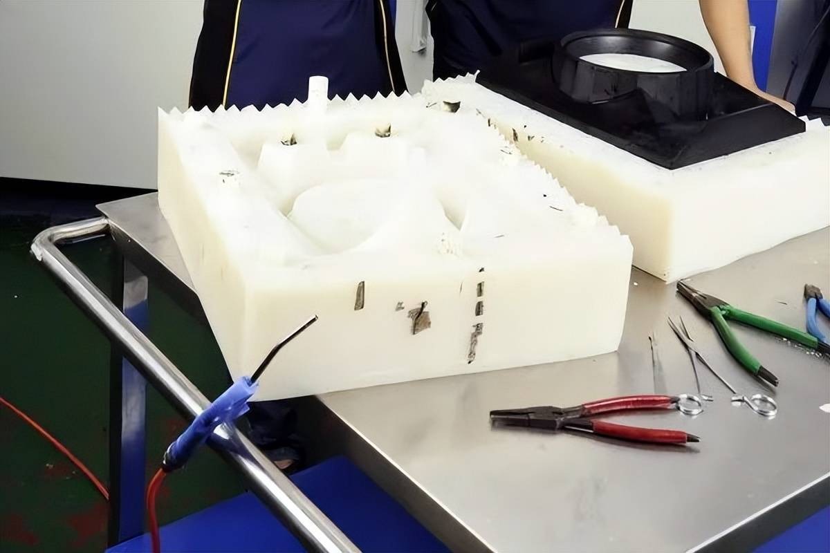 Vacuum Casting (1)