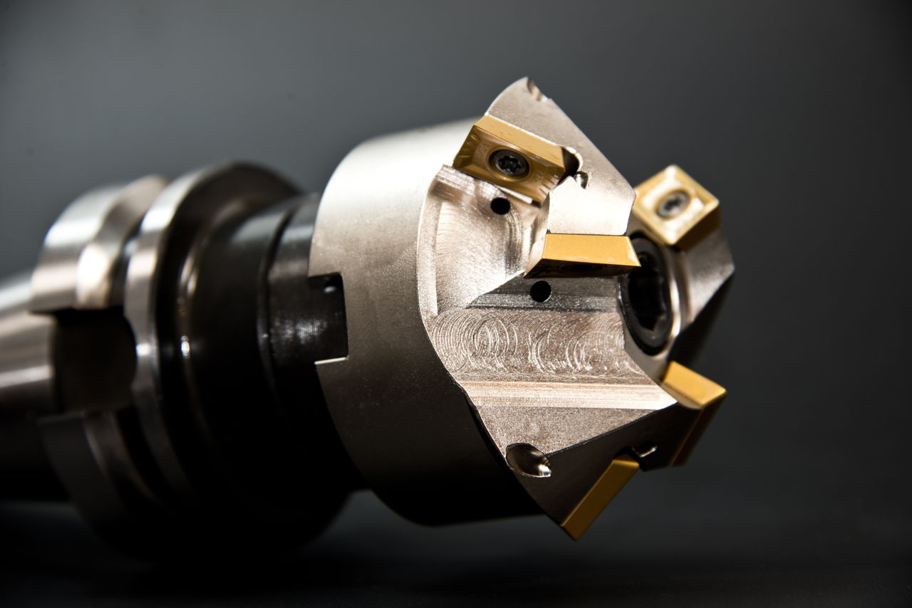 Detailed image of a cutting head used in machining and metalworking industries.